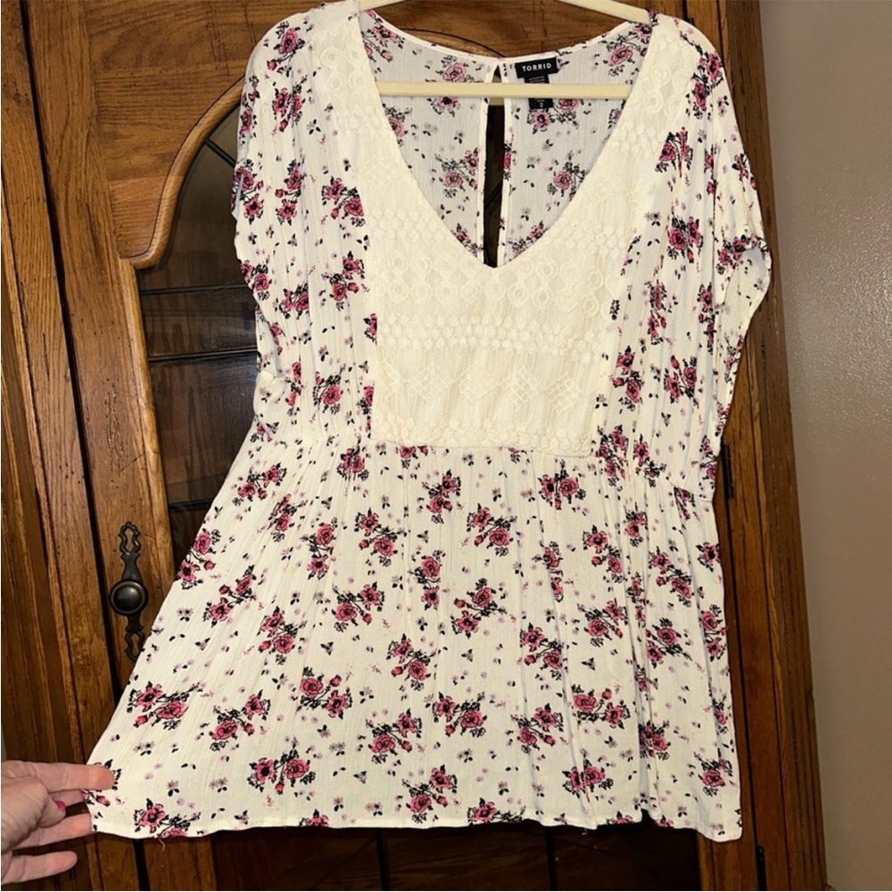 Torrid size 2 shirt